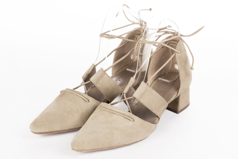 Champagne beige women's open side shoes, with lace straps. Tapered toe. Low flare heels. Front view - Florence KOOIJMAN